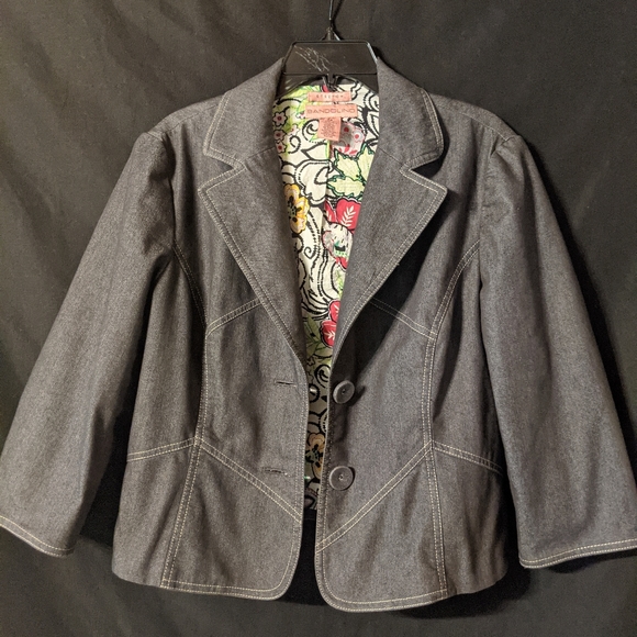 2 piece suit - Picture 2 of 8